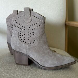 NEW ELYMA PERFERATED WESTERN BOOTIE